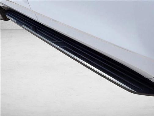 Summit White 2022 GMC Yukon XL SLE