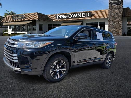 Black 2019 Toyota Highlander LE