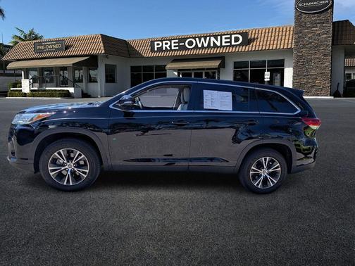 Black 2019 Toyota Highlander LE
