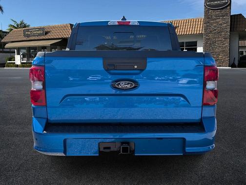 Blue 2025 Ford Maverick Lobo High