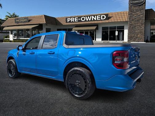 Blue 2025 Ford Maverick Lobo High