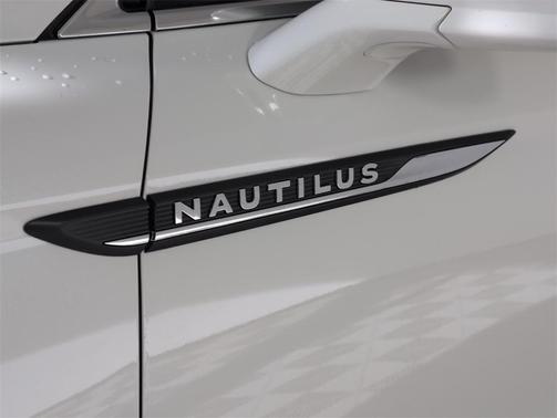 2022 Lincoln Nautilus Standard