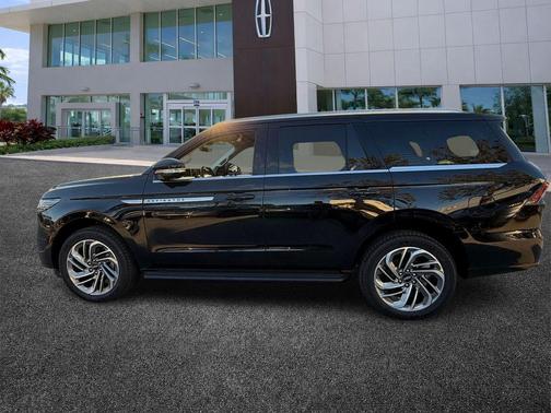 Infinite Black Metallic 2026 Lincoln Navigator Premiere