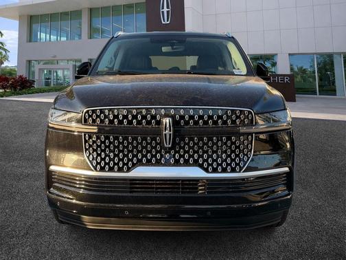Infinite Black Metallic 2026 Lincoln Navigator Premiere