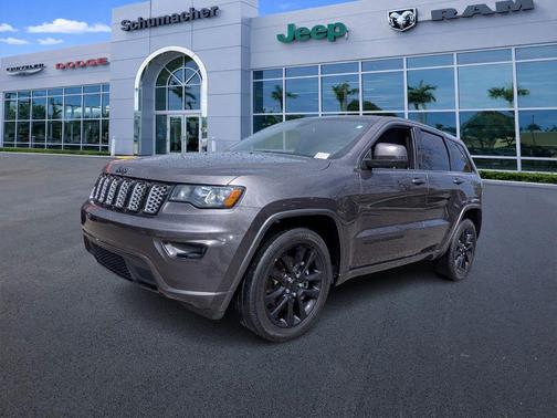 Granite Crystal Clearcoat Metallic 2021 Jeep Grand Cherokee Laredo X