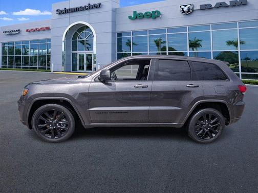 Granite Crystal Clearcoat Metallic 2021 Jeep Grand Cherokee Laredo X