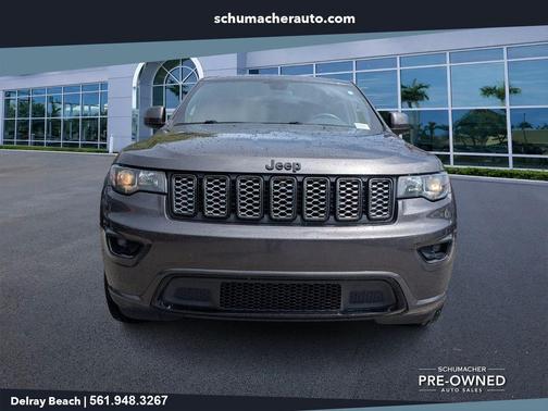 Granite Crystal Clearcoat Metallic 2021 Jeep Grand Cherokee Laredo X