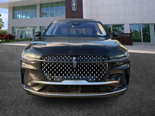 Black Metallic 2026 Lincoln Nautilus Premiere