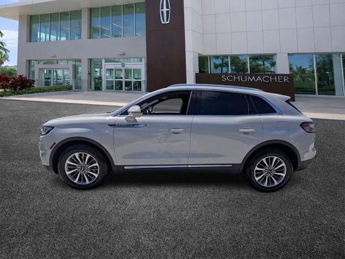 Pearl Metallic 2022 Lincoln Nautilus Reserve