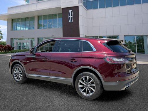 Burgundy 2022 Lincoln Nautilus Standard