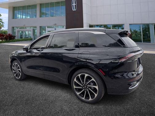 Infinite Black Metallic 2026 Lincoln Nautilus Black Label