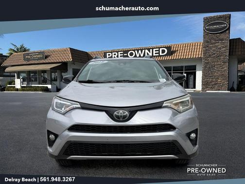 Silver Sky Metallic 2018 Toyota RAV4 SE