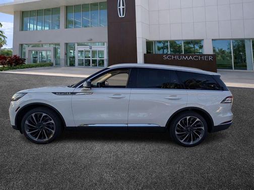 Pristine White 2026 Lincoln Aviator Reserve RWD