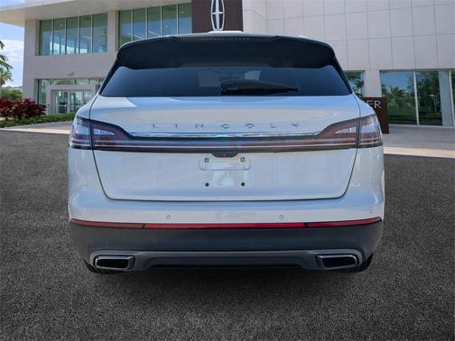 2022 Lincoln Nautilus Standard