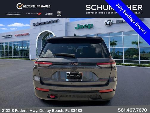 Metallic 2022 Jeep Grand Cherokee Trailhawk