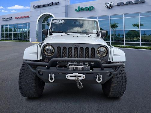 Bright White Clearcoat 2017 Jeep Wrangler Unlimited Sport