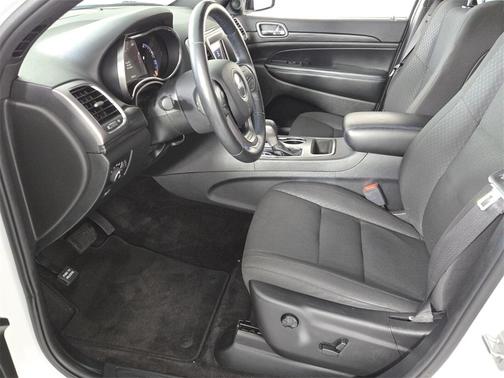 2019 Jeep Grand Cherokee Laredo