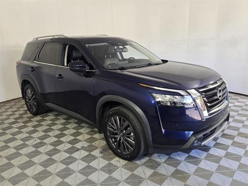 2022 Nissan Pathfinder SL