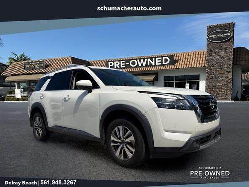 White 2022 Nissan Pathfinder SL