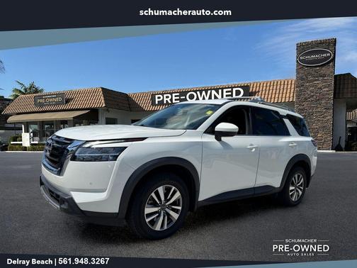 White 2022 Nissan Pathfinder SL