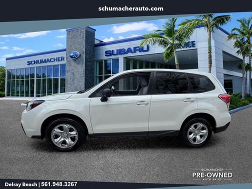 Crystal White Pearl 2018 Subaru Forester 2.5i