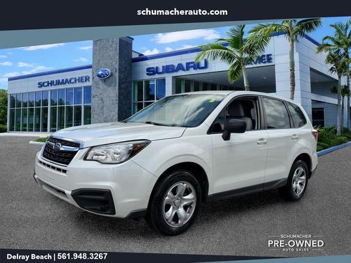 Crystal White Pearl 2018 Subaru Forester 2.5i