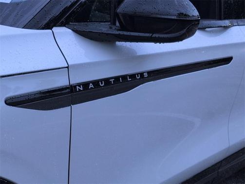 2025 Lincoln Nautilus Reserve