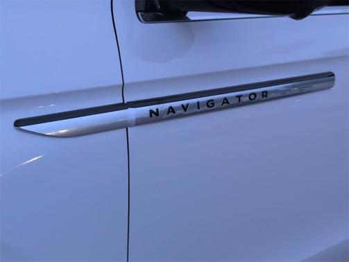 2025 Lincoln Navigator L Reserve
