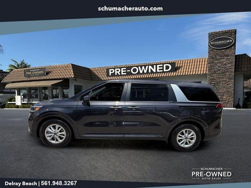 Metal 2024 Kia Carnival LX
