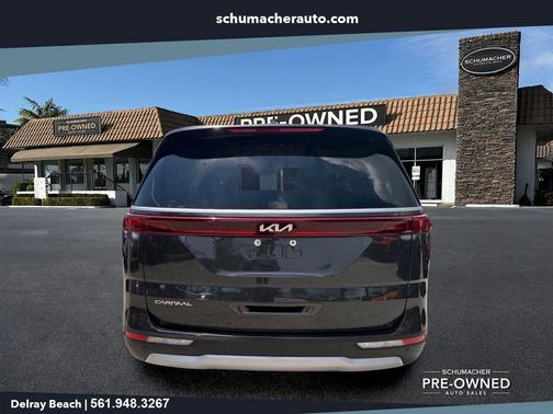 Metal 2024 Kia Carnival LX