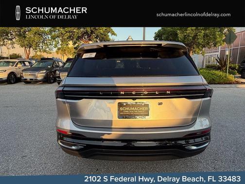 Radiance Metallic 2026 Lincoln Nautilus Premiere