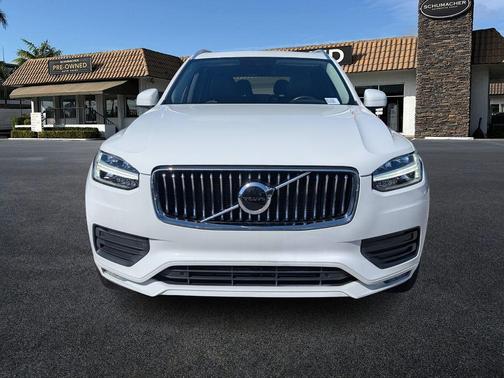2022 Volvo XC90 T5 Momentum 7 Passenger
