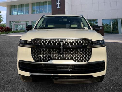 Star White 2026 Lincoln Navigator L Premiere