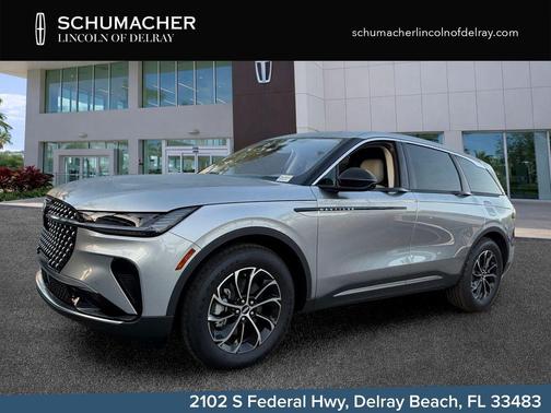 Radiance Metallic 2026 Lincoln Nautilus Premiere