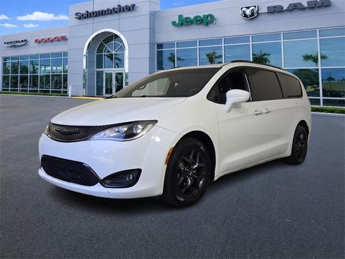 2019 Chrysler Pacifica Touring-L