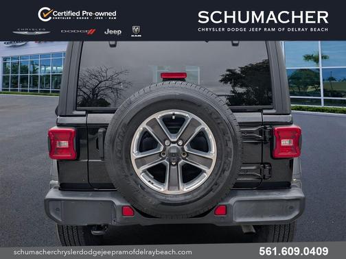 Black Clearcoat 2022 Jeep Wrangler Unlimited Sahara