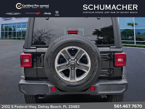 Black Clearcoat 2022 Jeep Wrangler Unlimited Sahara