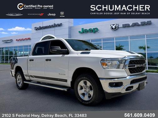 Bright White Clearcoat 2024 RAM 1500 Big Horn/Lone Star