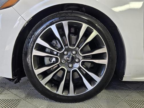 2017 Lincoln Continental Select