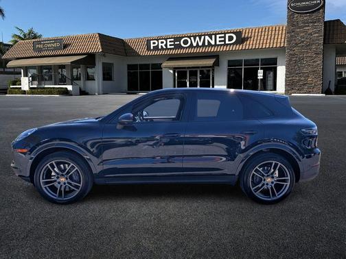 Moonlight Blue Metallic 2023 Porsche Cayenne