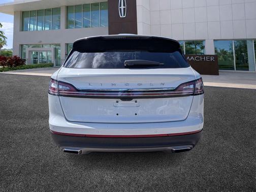 White Metallic 2022 Lincoln Nautilus Standard