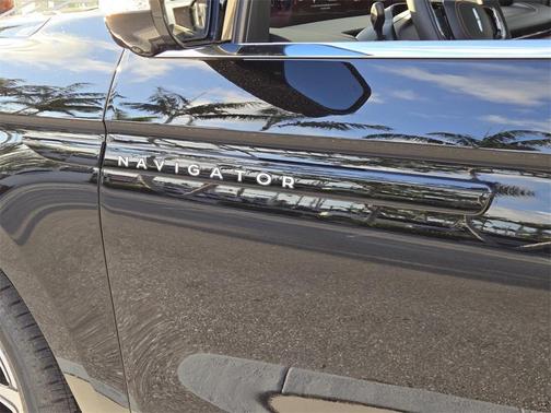 2025 Lincoln Navigator L Black Label
