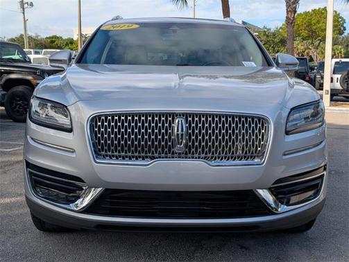 2019 Lincoln Nautilus Select