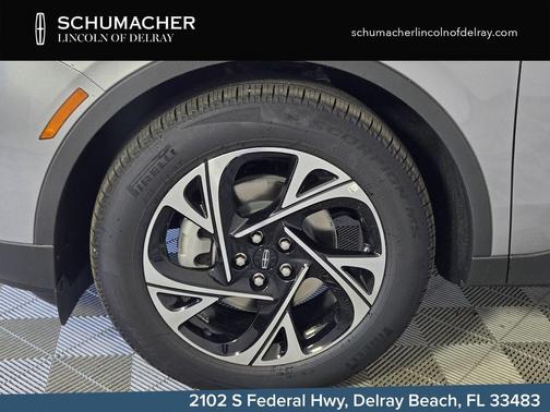 Radiance Metallic 2026 Lincoln Nautilus Premiere