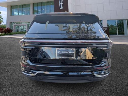 Infinite Black Metallic 2025 Lincoln Nautilus Premiere