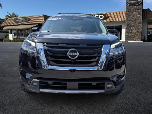 Black 2023 Nissan Pathfinder Platinum