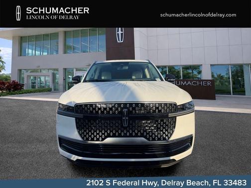 Star White 2026 Lincoln Navigator Premiere