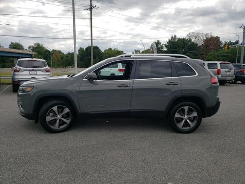 Photo 4 of 20 of 2019 Jeep Cherokee Limited
