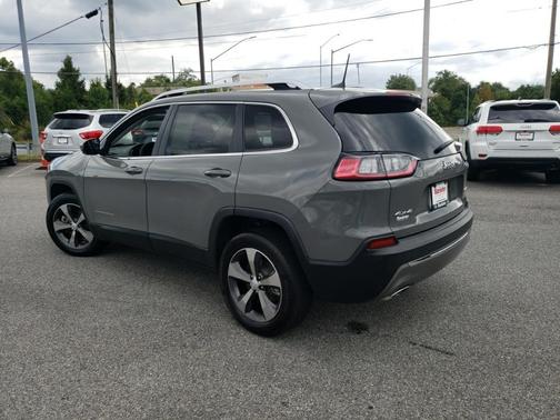 Photo 5 of 20 of 2019 Jeep Cherokee Limited