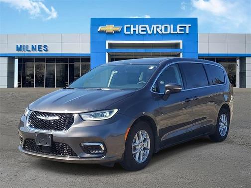 2023 Chrysler Pacifica Touring-L
